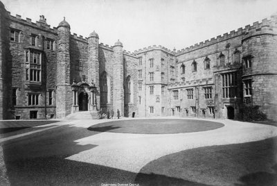 The courtyard, Durham Castle, England, 20th century by Unbekannt