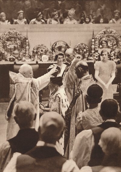 The crowning of Queen Elizabeth, wife of King George VI by Unbekannt