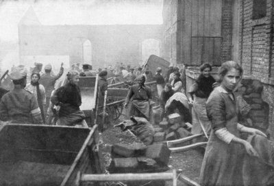 The Inhabitants of Caudry Come to Seek Food from the British Army, France, 1918 by Unbekannt