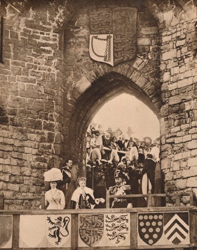 The Investiture of the Prince of Wales at Caernarvon Castle, 13 July 1911 by Unbekannt