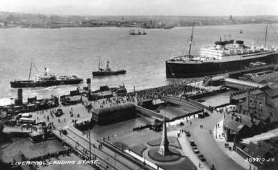 The landing stage at Liverpool docks, Merseyside by Unbekannt