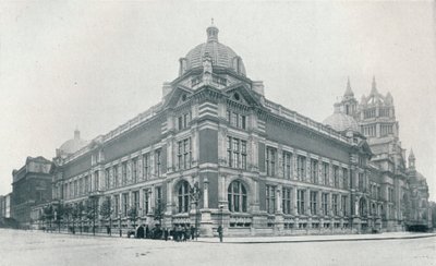 The new Victoria and Albert Museum opened on June 26th, 1909 by Unbekannt