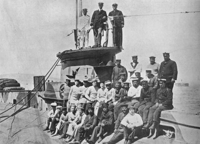 The officers and crew of the HM Submarine E14 by Unbekannt
