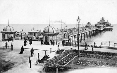 The Pier at Eastbourne, East Sussex by Unbekannt