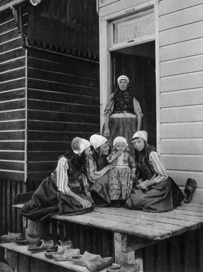 The pride of the family, Marken, Netherlands, c1934 by Unbekannt