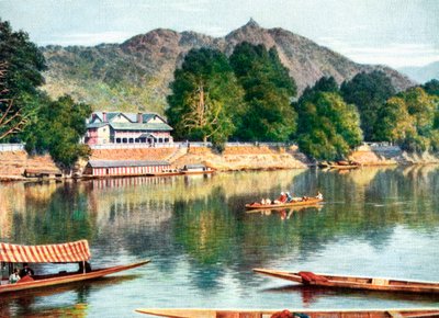 The river Jhelum and clubhouse at Srinagar, India, early 20th century by Unbekannt