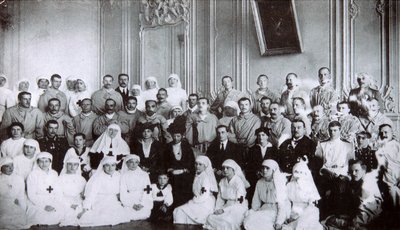 Tsarina Maria Fyodorovna of Russia visiting a hospital in Kiev, 1915 by Unbekannt