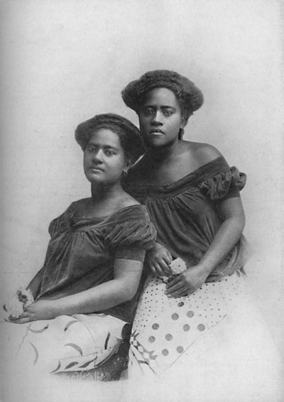 Two Fijian Princesses with Hair Dressed in European Style, 1902 by Unbekannt