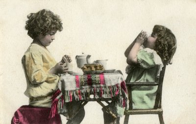 Two young children by Unbekannt
