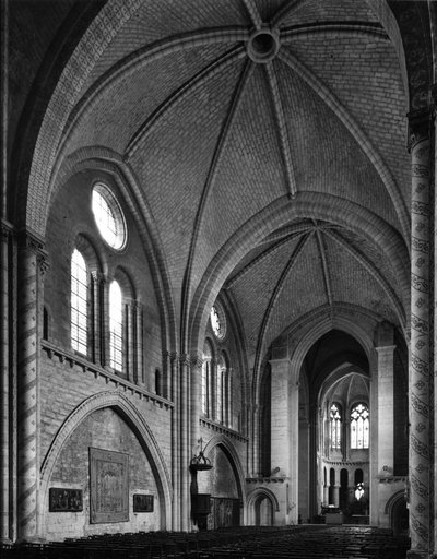 View from the nave - Church of Notre Dame de la Couture - Le Mans by Unbekannt