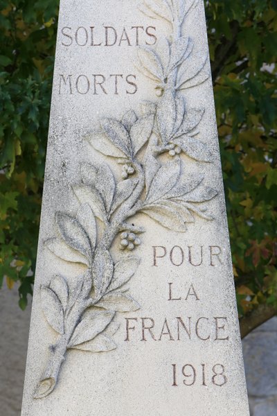 War Memorial, Guerard by Unbekannt