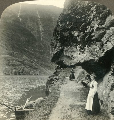 Where the Road Creeps Under the Jutting Cliffs by the Waters of the Nerofjord, Norway by Unbekannt