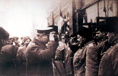 White Russian General Anton Denikin meets British Major-General Frederick Poole, Russia, 1918 by Unbekannt