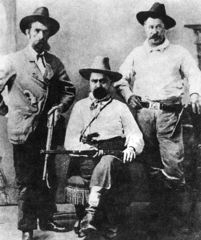 William A Pinkerton, flanked by two express agents, c1870s-1880s by Unbekannt