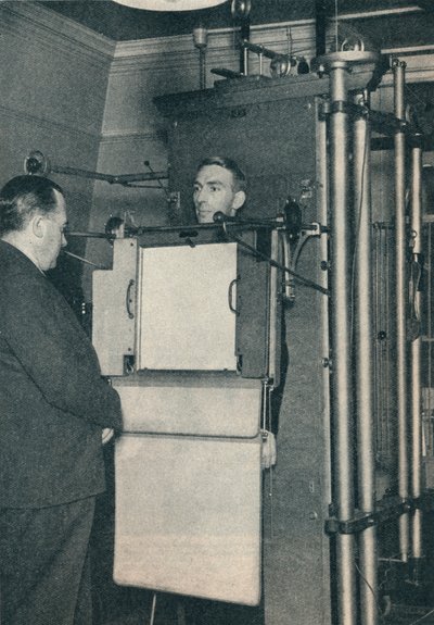 X-ray Apparatus Used for Examination of Suspected Cases of Heart or Lung Disease by Unbekannt