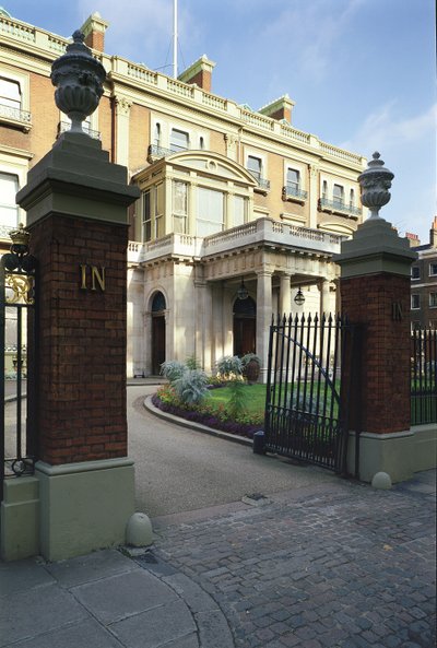 Exterior View of Entrance to Hertford House, Manchester Square, London by Unbekannt Unbekannt