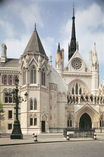 Exterior View of the Entrance of the Royal Courts of Justice, London by Unbekannt Unbekannt