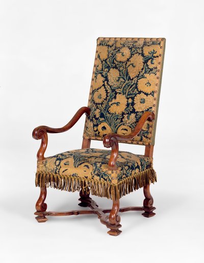 George II needlework covered sofa, c.1745. Serpentine back, curved arms covered in needlework with carved cabriole legs by Unbekannt Unbekannt