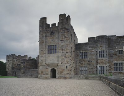 Main entrance of Castle Drogo, designed by Sir Edwin Lutyens, 1910-30 by Unbekannt Unbekannt