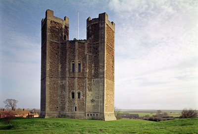 Orford Castle, Exterior view of the keep, 1165-72, Suffolk, UK by Unbekannt Unbekannt