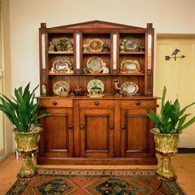 Pine and cedar dresser, made in Queensland, late 19th century by Unbekannt Unbekannt