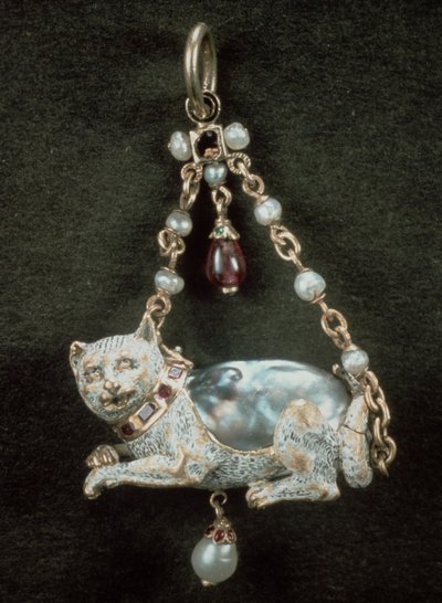 Renaissance cat pendant with natural baroque pearl by Unbekannt Unbekannt