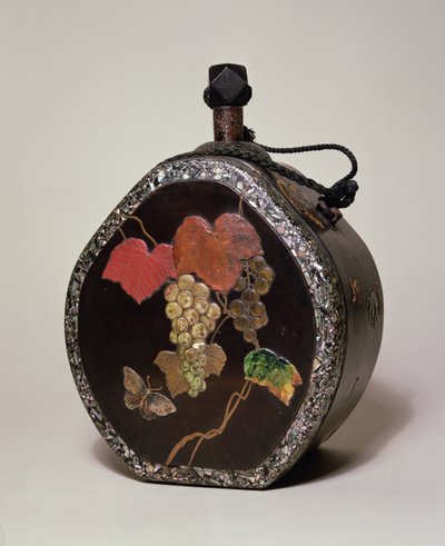 Sake Flask Inlaid with Mother of Pearl, Japanese, Probably 19th Century by Unbekannt Unbekannt