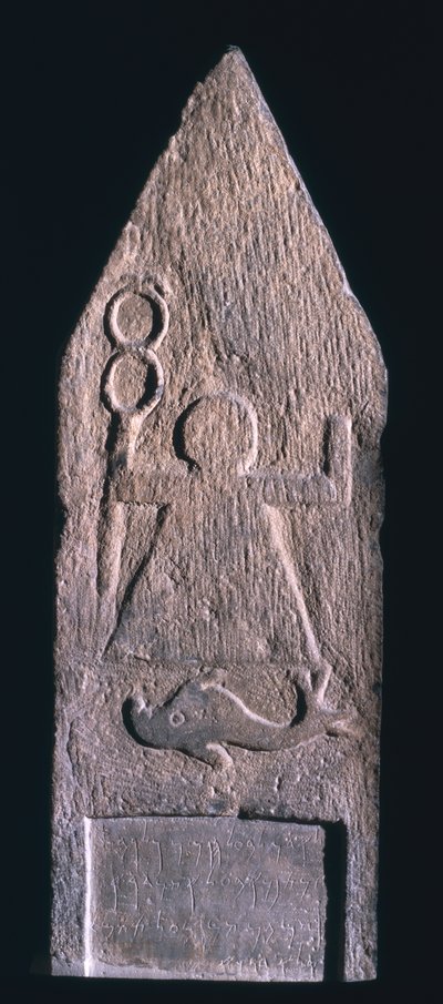 Votive stele depicting Tanit, goddess of Carthage, holding a caduceus with a dolphin and an inscription below, Phoenician by Unbekannt