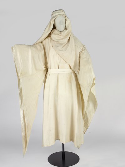 Arab Robes and a Headdress, Known as a Keffiyah, Belonging to T E Lawrence by Unbekannt