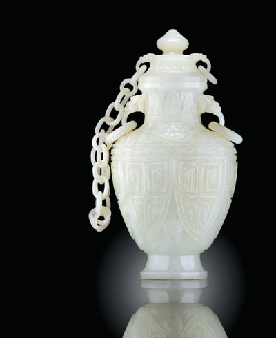 Archaistic vase and cover, 18th - 19th century by Unbekannt