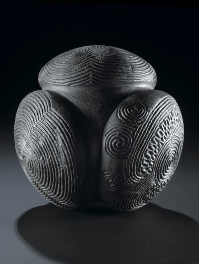 Carved Ball from Glass Hill, Towie, Aberdeenshire, Neolithic, c.3000 BC by Unbekannt