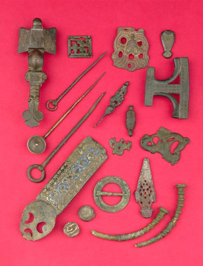 Collection of Anglo-Saxon, Viking and Celtic Antiquities Including Anglo-Saxon Cruciform Brooches and Book Cover Mounts and Hiberno-Viking Ring-Headed Pins, Ranging from the 4th Century BC to the 9th AD by Unbekannt