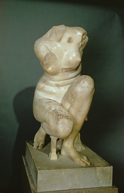 Crouching Aphrodite, Roman Copy of Original Greek Bronze by Unbekannt