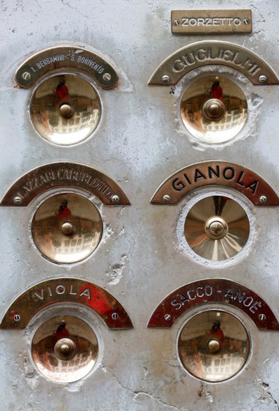 Doorbell Button Panel, Venice, Italy (photo) by Unbekannt