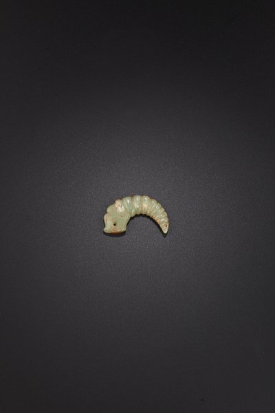 Dragon-silkworm pendant, late Shang-early Western Zhou dynasty by Unbekannt