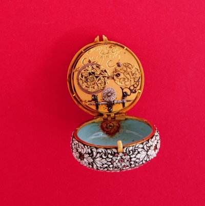 French Pocket Watch with Gold Case Enamelled in Relief with White Flowers and Foliage with Black Markings, by Goullons, c.1650 (showing inner plate) by Unbekannt