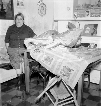 High Tide in Venice (Floods): A Resident in Her House - 1962 by Unbekannt