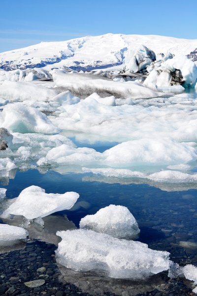 Icebergs and ice floes at Jokulsarlon Glacier Lagoon, Iceland by Unbekannter Künstler