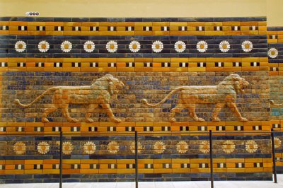 Ishtar Gate Originally Belonging to the Temple of Bel, Built in Babylon by King Nebuchadnezzar II - Ishtar Gate Processional Way, Pergamon Museum, Museum Island, Berlin, Germany by Unbekannter Künstler