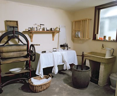Late Victorian kitchen interior with a working range by Unbekannt
