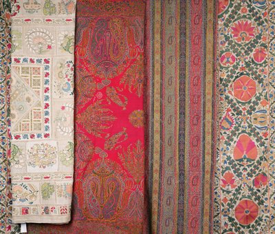 Mihrab Susani, Uzbekistan, late 19th century; Shawl, Kashmir, made by Momtaz by Unbekannt