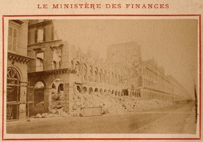 Commune of Paris (1871): view of the Ministry of Finance in ruins in Paris in May 1871 by Unbekannt