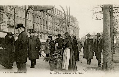 Paris Métro - Entrance with Art Nouveau Arch by Unbekannter Künstler