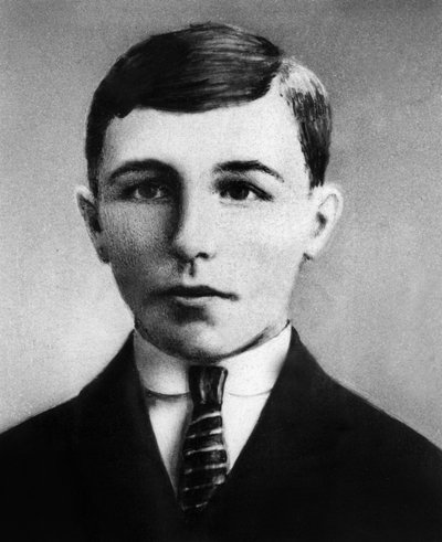 Philippe Daudet (1909-1923) son of royalist deputy Leon Daudet, Philippe Daudet was found dead on November 24 by Unbekannt