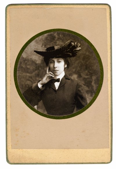 Portrait of the French poet Catherine Pozzi by Unbekannt