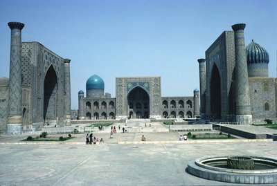 Registan, with the three Mohammedan religious colleges (madrasahs) by Unbekannt