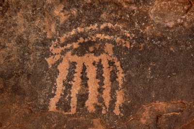 Rock Art, Prehistory: Engraving of an Oryx Antelope in the Uweinat Massif, Egypt (8000 to 3000 BC) by Unbekannt