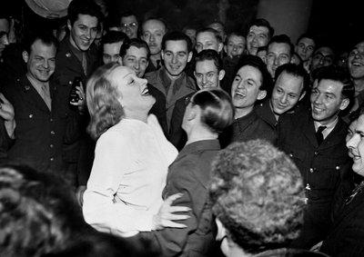 Second World War: Paris (France) March 10 by Unbekannt