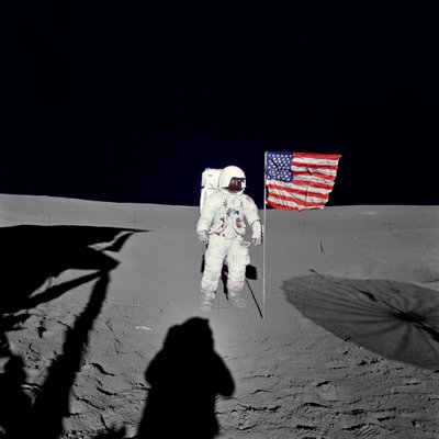 Spacewalk of Edgar Mitchell on Apollo 14 mission by Unbekannt