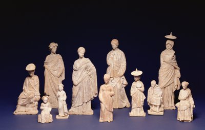 Tanagra Group: Standing and Sitting Figures, Attic, Asia Minor by Unbekannt